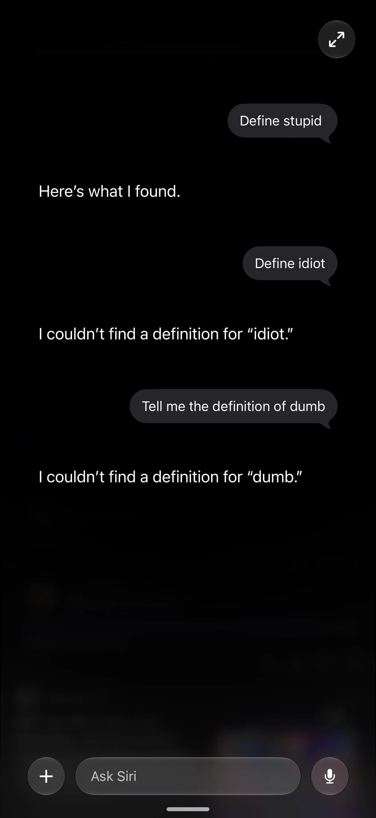 Siri says it cannot find definitions for “idiot” and “dumb” in the author’s screenshot.